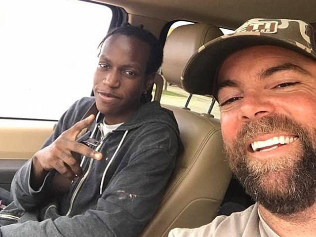 Loving strangers buy car for 20-year-old Texas man who walks 3 miles to work every day (VIDEO)