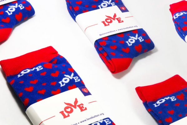 LIMITED TIME: Love Button Socks 60% OFF