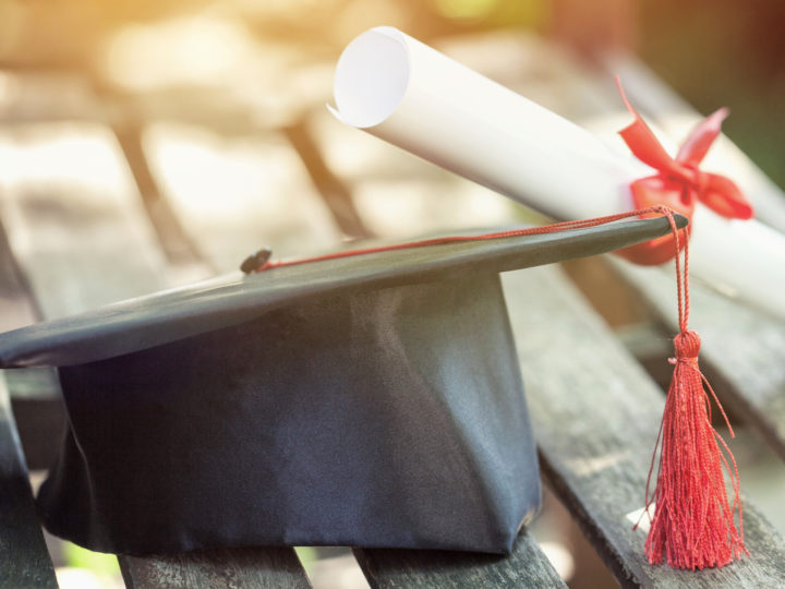 Father Surprises Daughter with Homemade Graduation Ceremony