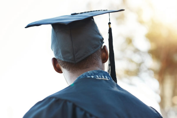 Teacher Helps Student Who Graduated Alone