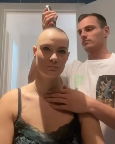 Heartwarming Video of Boyfriend Shaving Girlfriend's Hair