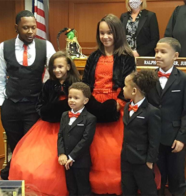 Foster Dad Adopts 5 Siblings