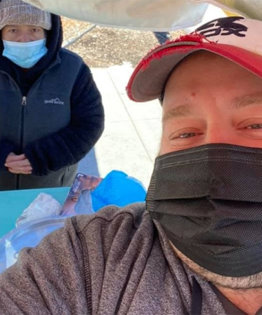 Man Buys All of Vendor’s Tamales to Give to Homeless