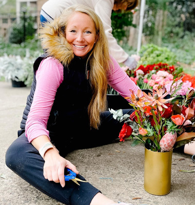 Florist Donates Flowers to Widows on Valentine's Day