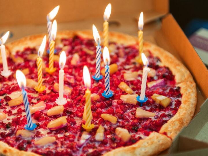 Domino’s Employee Goes the Extra Mile to Surprise Birthday Girl