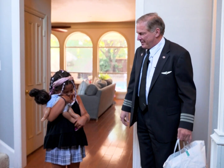 Pilot Reunites Little Girl With Her Doll