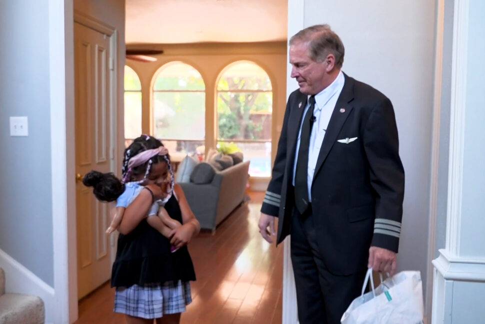 Pilot Reunites Little Girl With Her Doll